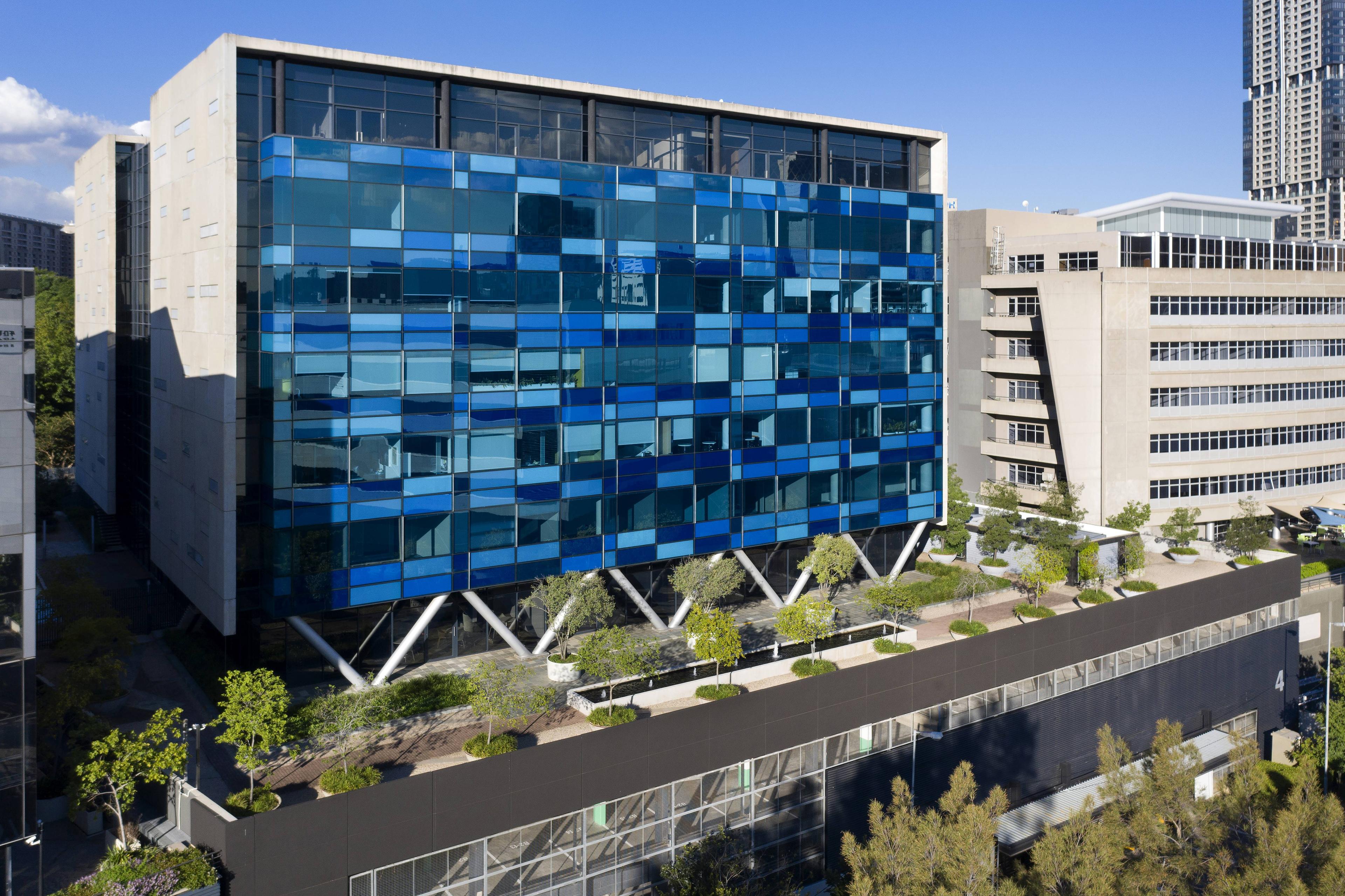 4 Sandown Valley - Crescent facade